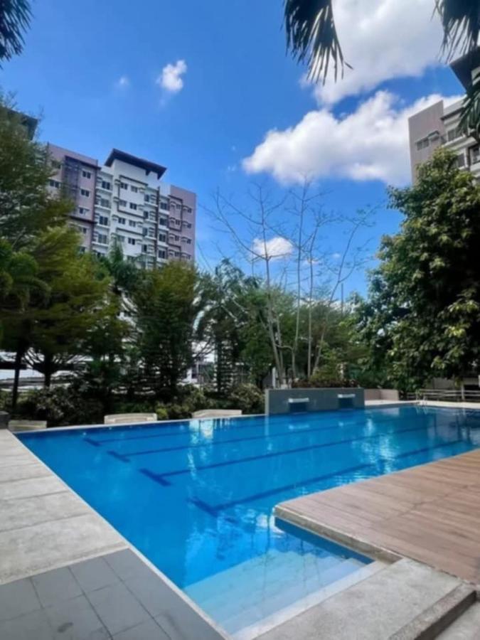 Balaycation - Sleeps 8 -5 Beds, 3BR- 2BA - Bed and Breakfast Davao