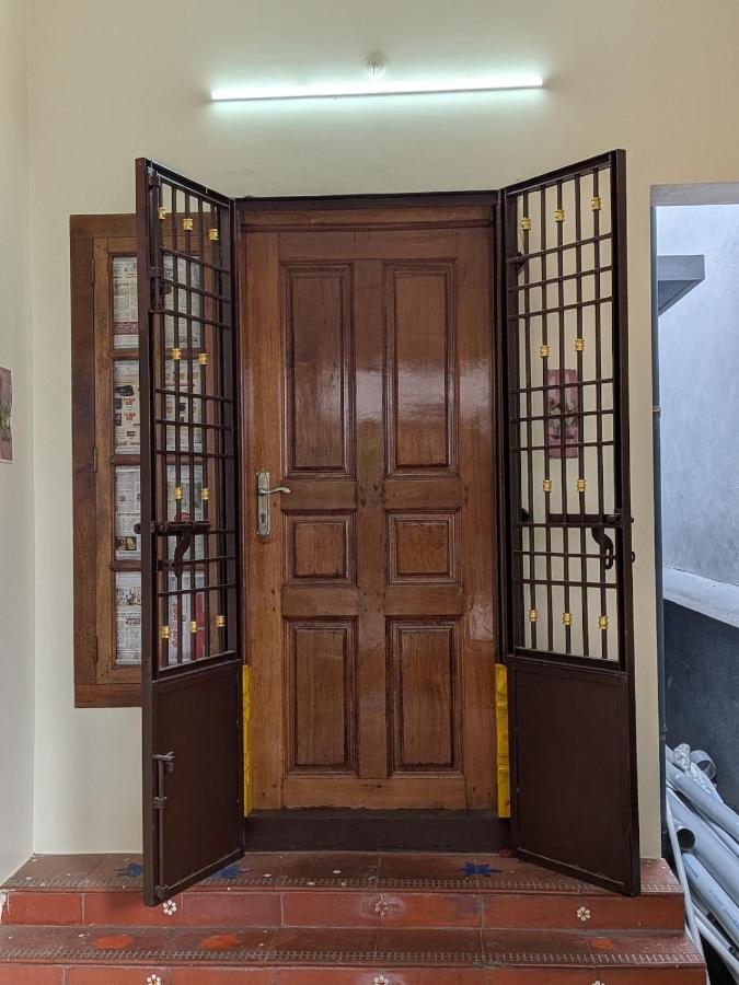 Sri Abirami Homestays - Bed and Breakfast Tiruvannamalai