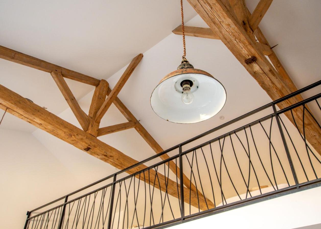 Gîte de la Nouveauté - 26 pers plus - Salle de "Fête" - Gîte de groupe - Idéal Famille Amis Pro - Atelier ludique - Espace réceptiion séminaire - Chambres d'hôtes Nueil-les-Aubiers