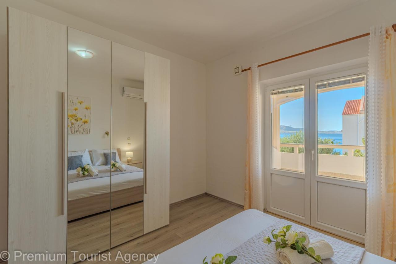 Apartment with Sea View4