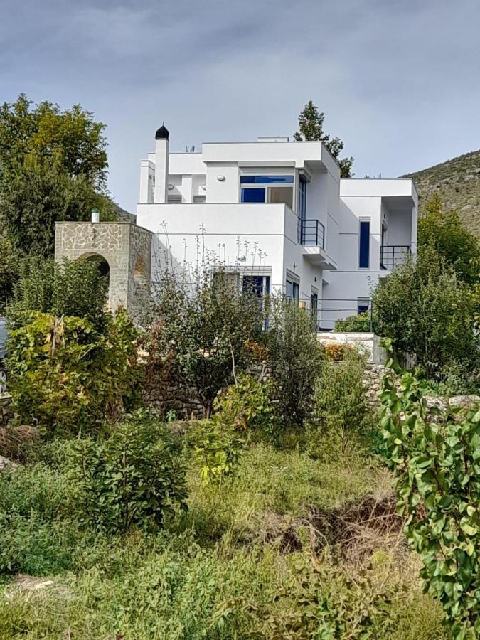 Villa Hoxha Tepelen - Bed and Breakfast Tepelenë