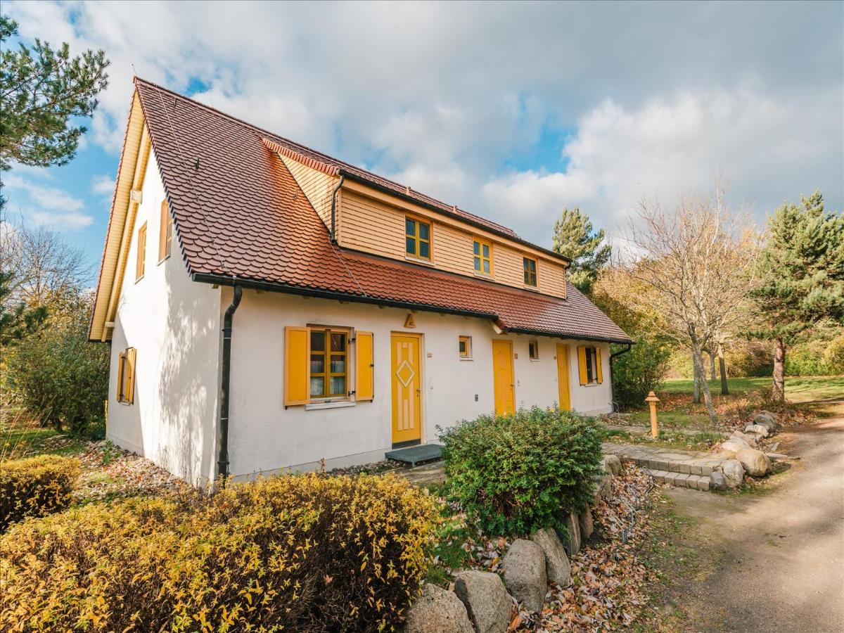 Feriendorf Rugana - Komfortplus Ferienwohnung mit 1 Schlafzimmern und Terrasse A21 - Chambres d’hôtes Dranske