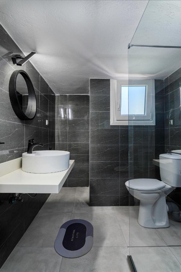 Two-Bedroom Deluxe Apartment with Balcony