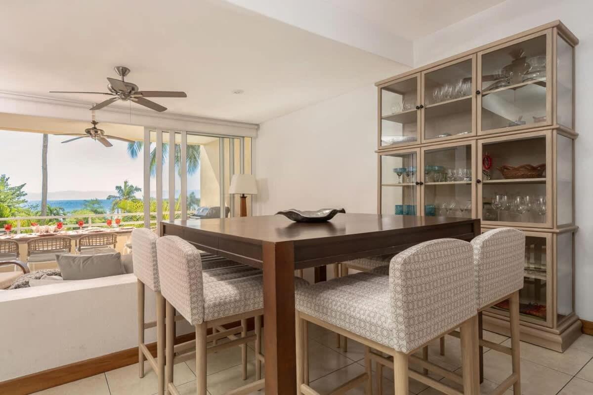 Luxury Oceanview Condo Steps to El Anclote - B&B Corral del Risco