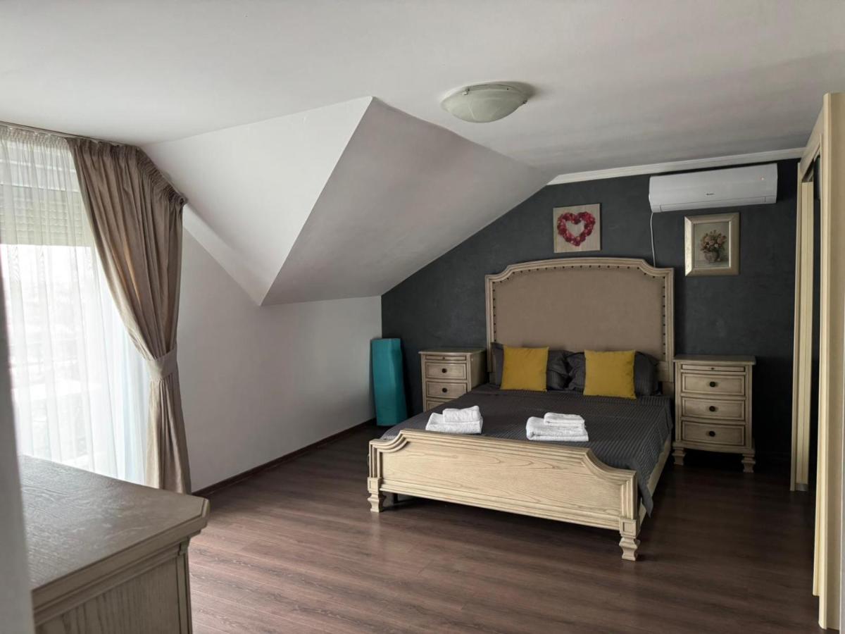 Casa Rosa by MANAGR - Chambres d’hôtes Piatra Neamţ