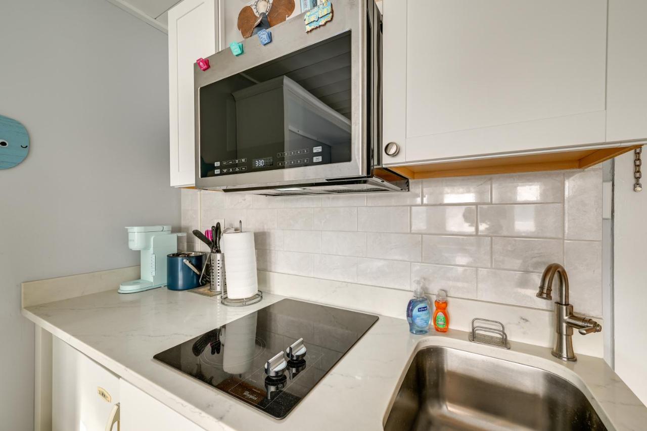 Steps from Beach & Music Pier! Ocean City Studio - Bed and Breakfast Ocean City