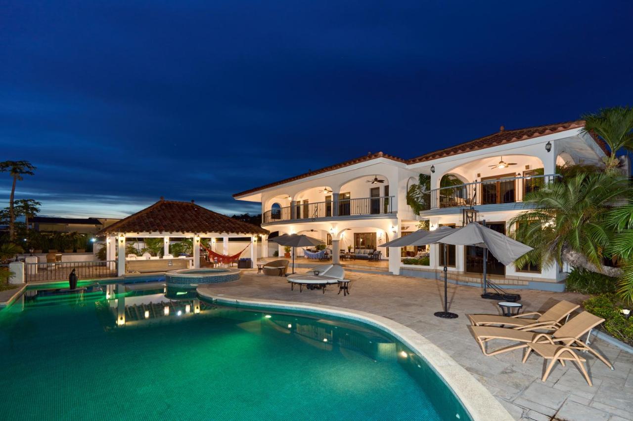 Villa Vita Oceanfront Mansion - B&B San Carlos