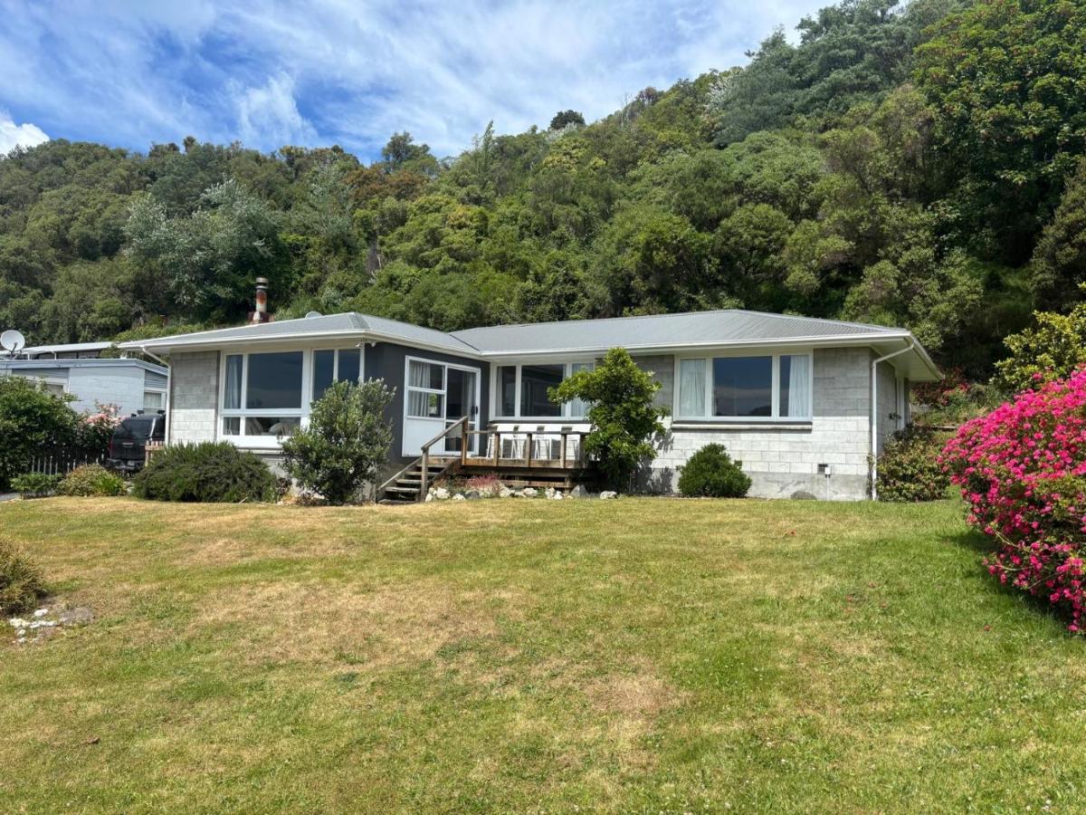 Sunny Getaway Close To Beach - Bed and Breakfast Kaikoura