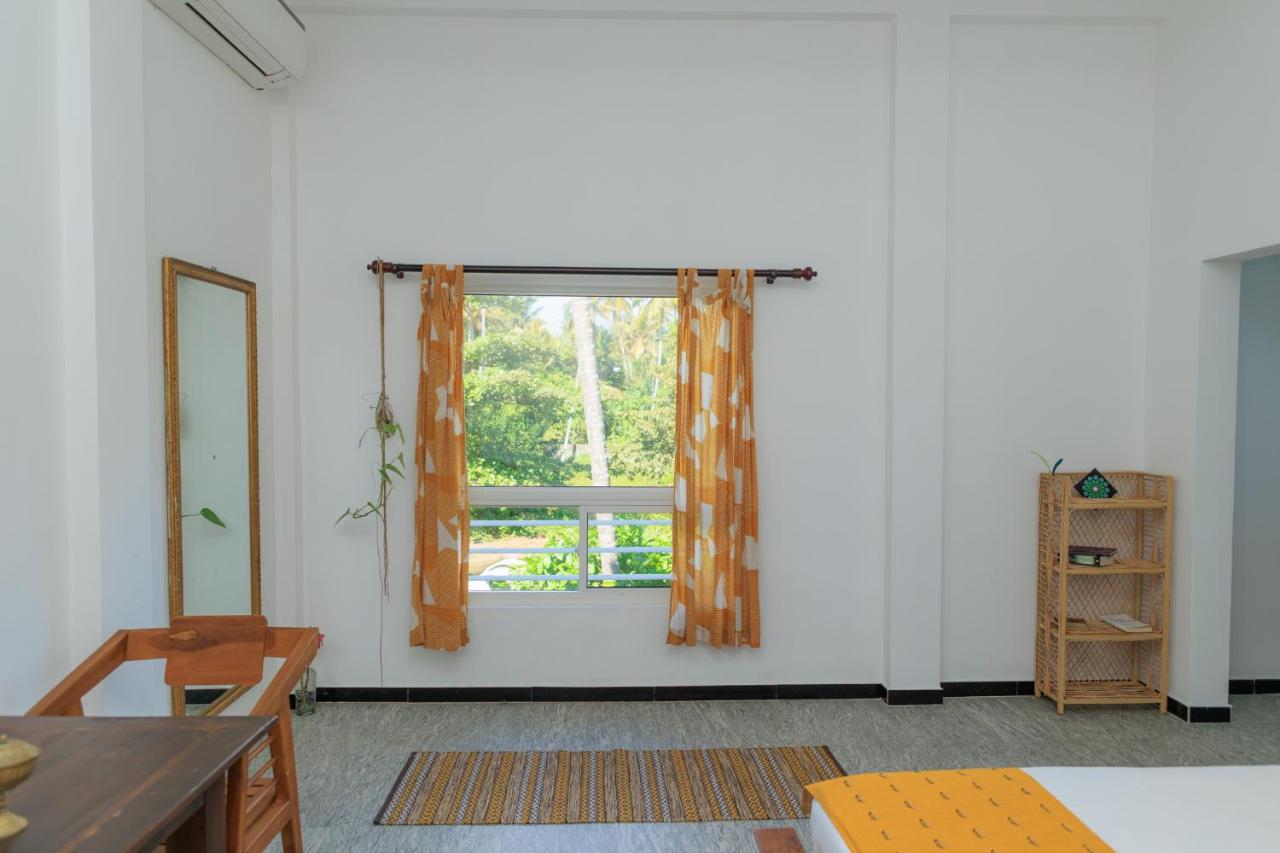 Kamer met Queensize Bed en Uitzicht op de Tuin