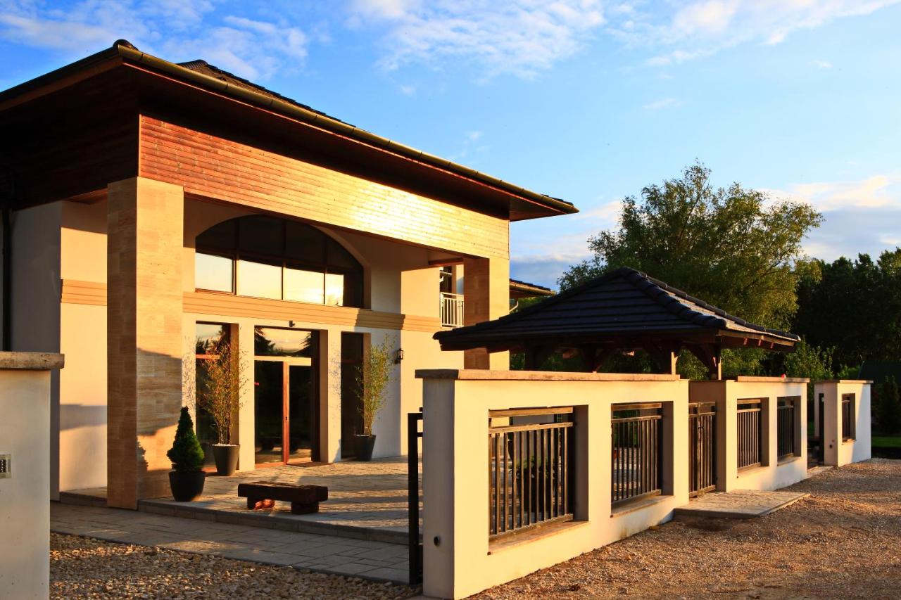 Villamandala - Ferienwohnung Gyenesdiás