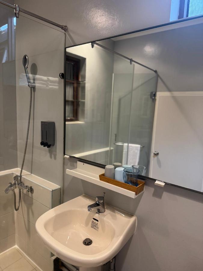 Chambre Quadruple avec Salle de Bains Extérieure