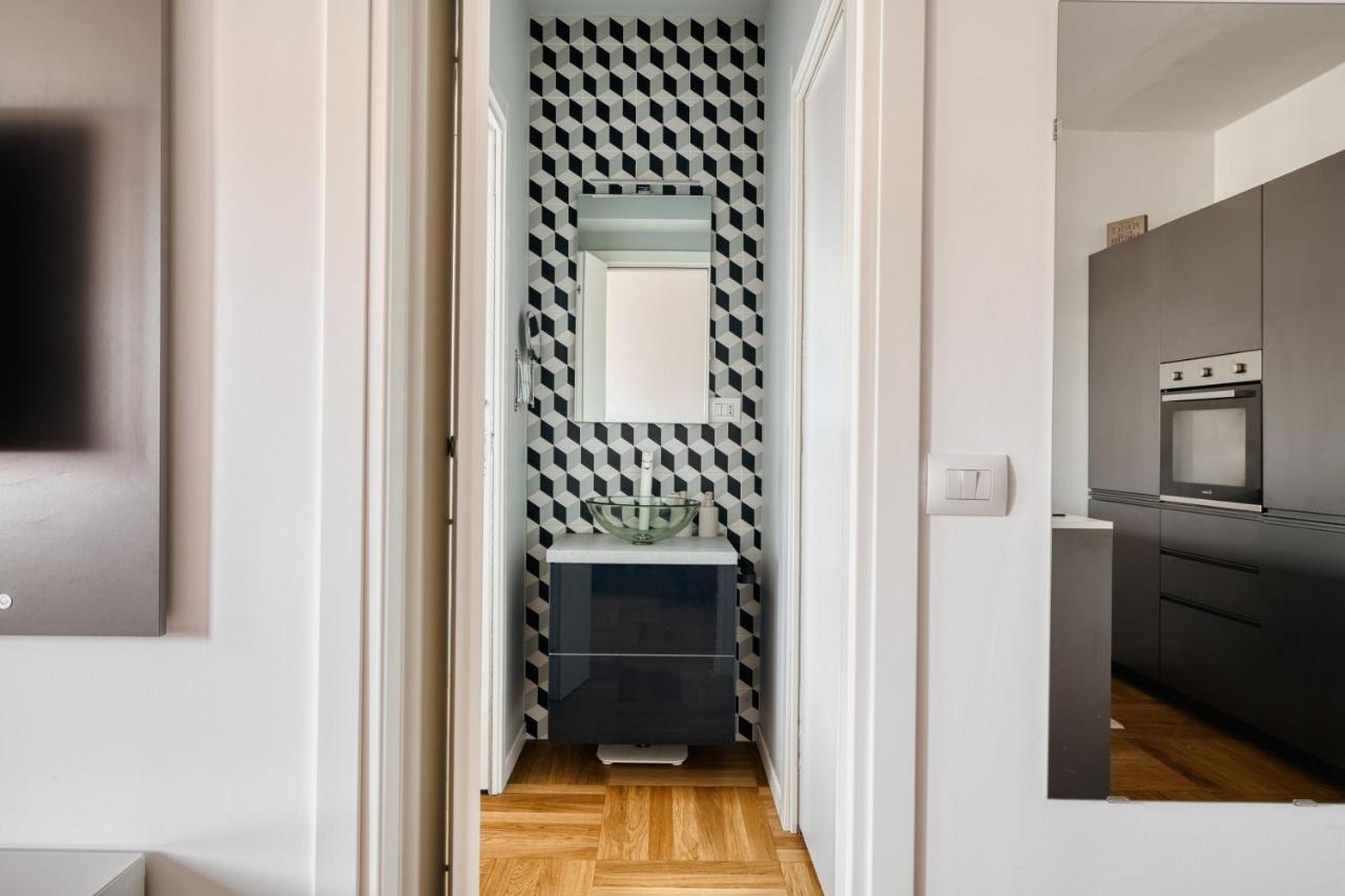 Just Urban Stays - Stylish One-Bedroom Apartment near the Duomo - B&B Milan
