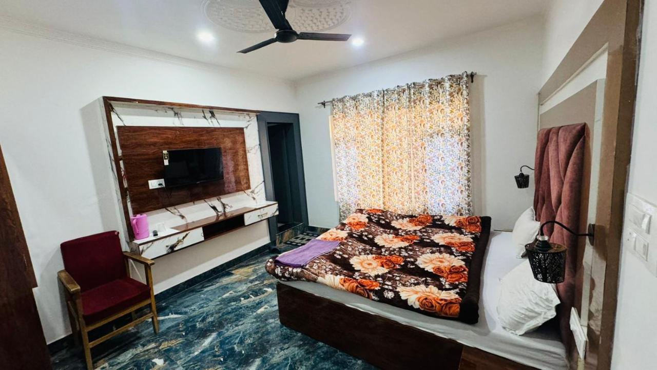 Habitación Doble Deluxe (2 adultos + 1 niño) 