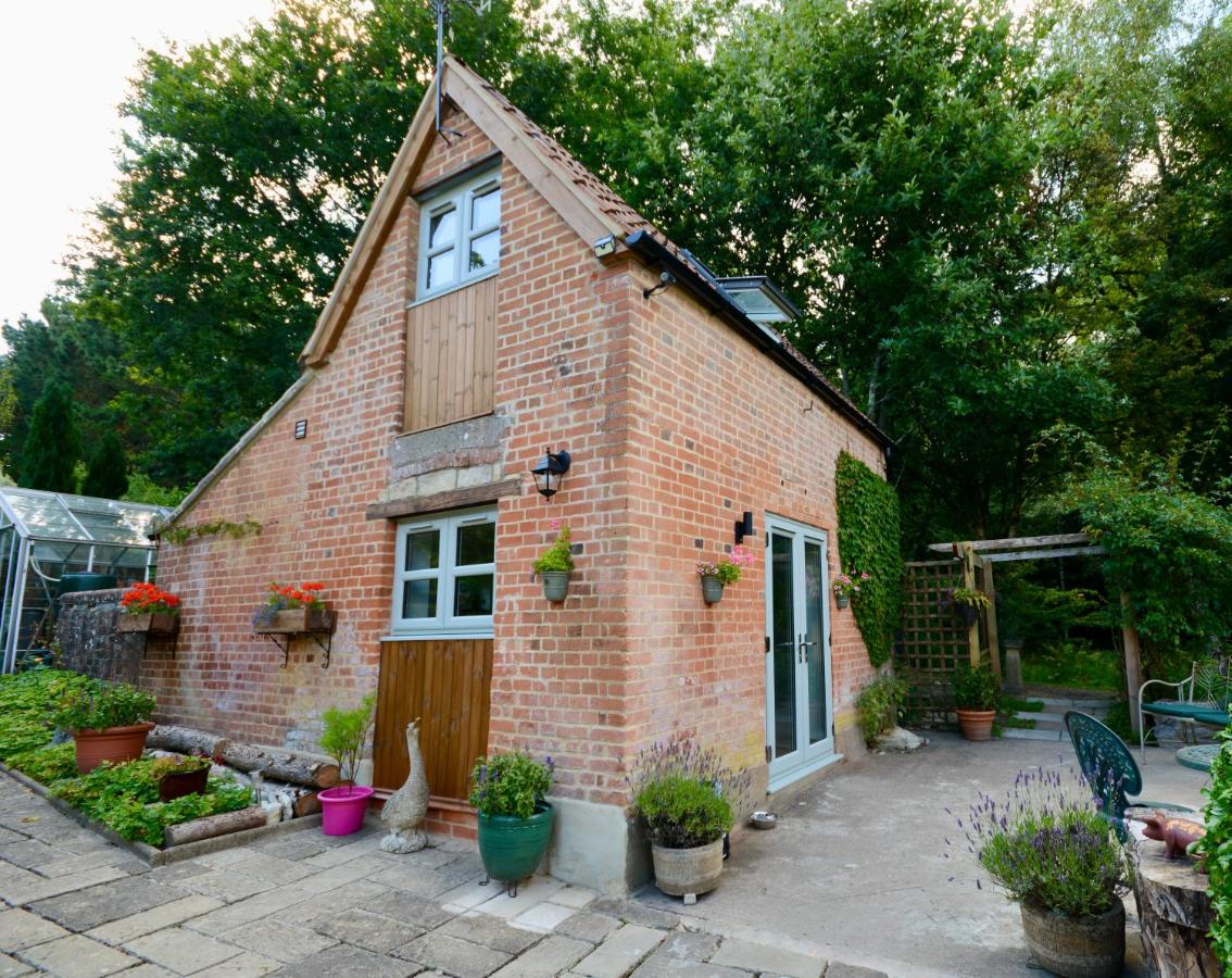 The Old Pigsty Dorset recently converted near Sherborne & Dorchester - B&B Buckland Newton