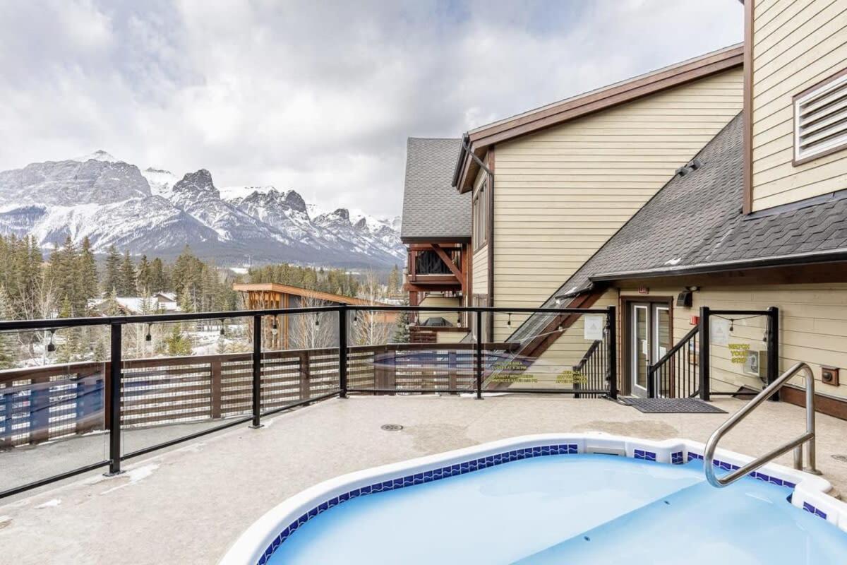 Utopia at Rundle Cliffs Lodge - B&B Canmore
