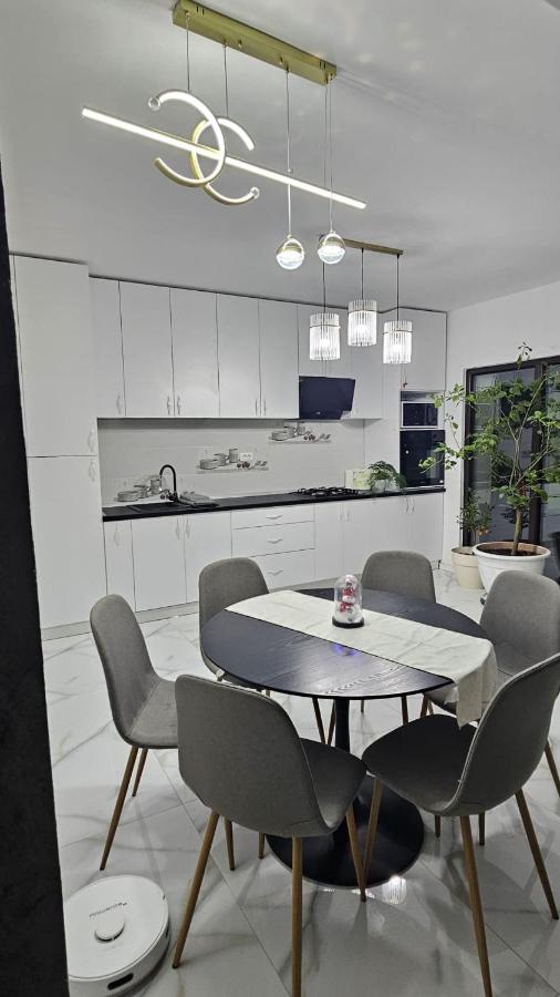 Castan Residence - B&B Cârcea