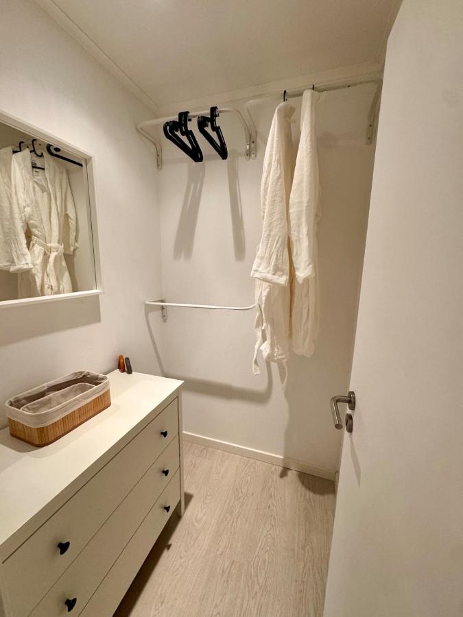 Heart of Cascais Cozy 2BR Steps from Beach - Ferienwohnung Cascais