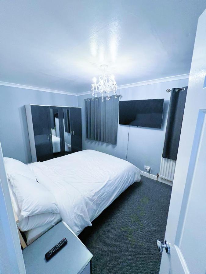 Mona - Bed and Breakfast Kingston upon Hull