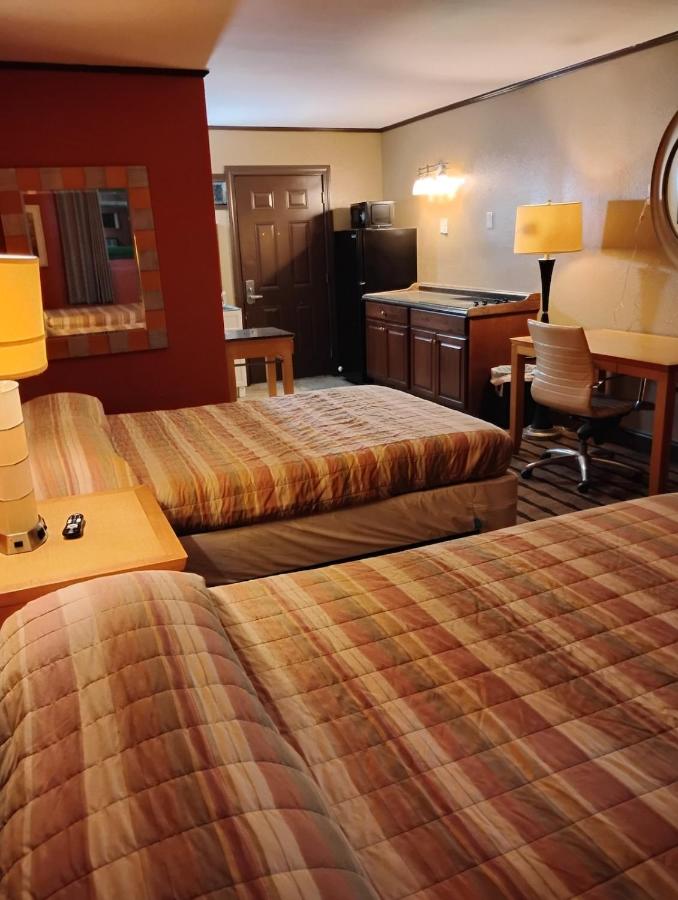 Gated - 2 Double Bed Studio with Full Kitchen 114 - B&B Baton Rouge