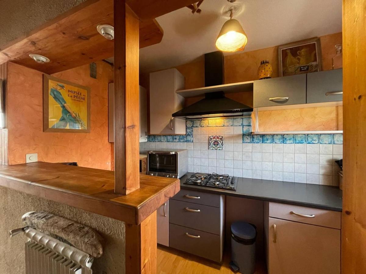 Appartement avec SUPERBE VUE MER et terrasse, à 100m plages à TREGASTEL - Ref 97 - B&B Trégastel