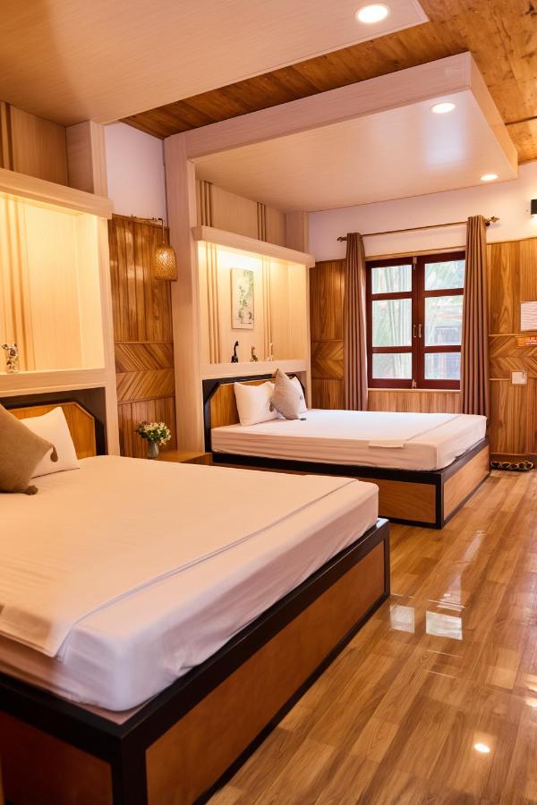 King Room with Two King Beds