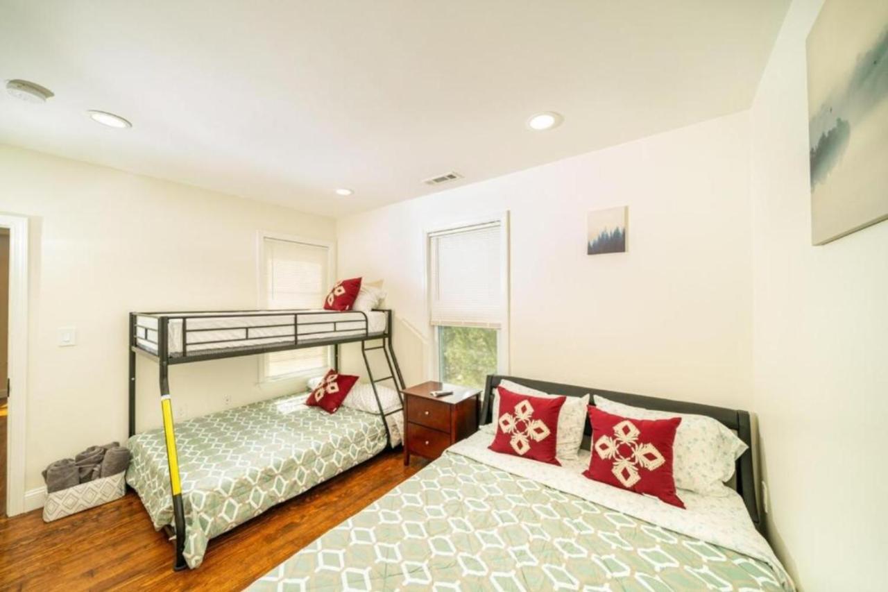 Comfortable 4BR Boston Getaway - Pet-Friendly - Near I-93 & Red Line 988 - Ferienwohnung Boston