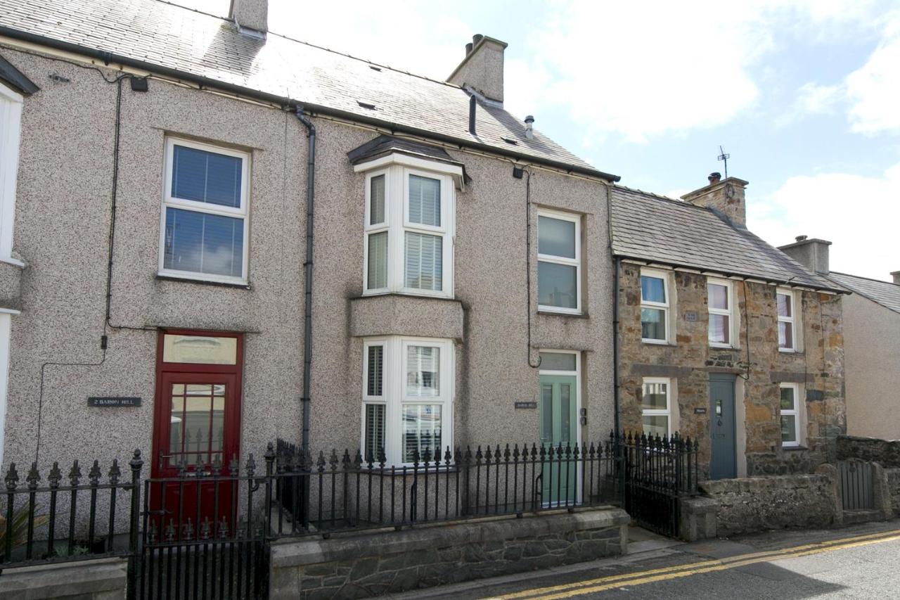Modernised home 5 minutes from Newborough Beach - Pas the Keys - B&B Newborough