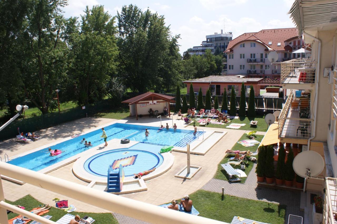 Boruzs Apartman - Chambres d’hôtes