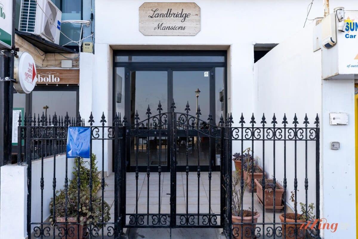 A Stylish Seaside Holiday Home - B&B San Pawl il-Baħar