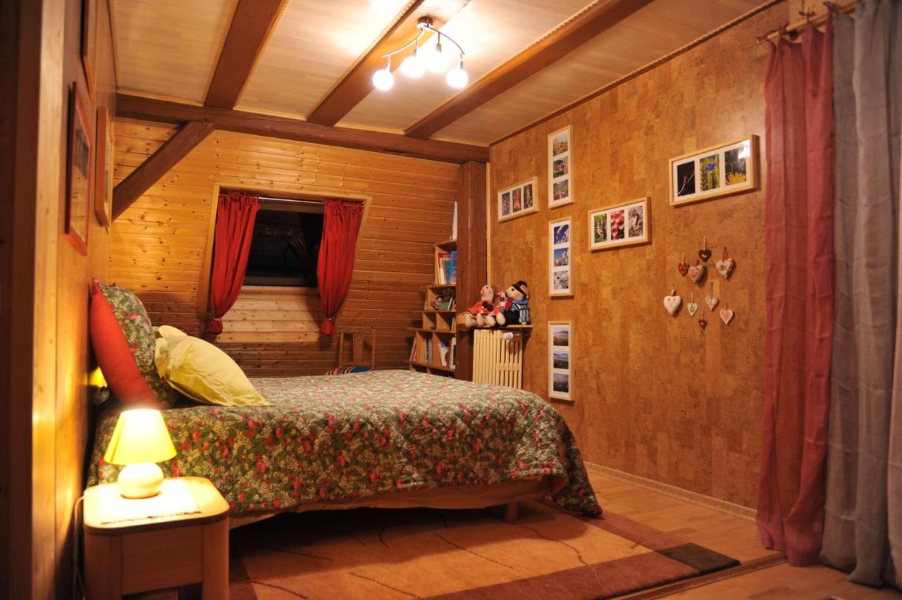 Doppel-/Zweibettzimmer mit Gartenblick