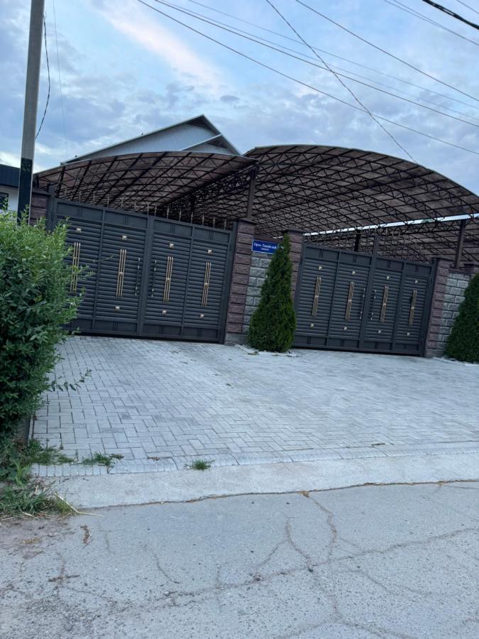 Роща 7 - Chambres d’hôtes Bichkek