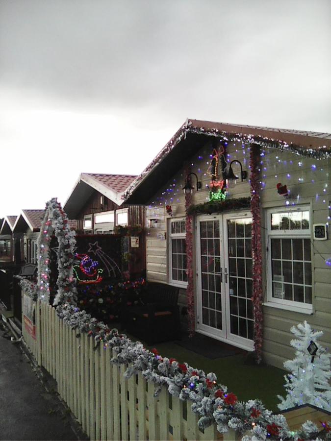 Yeolde 3 BEDROOM country View seashak Cottage LOW CHRISTMAS PRICES FREE ELECTRIC ENJOY BRING YOUR DOG - B&B Bridlington