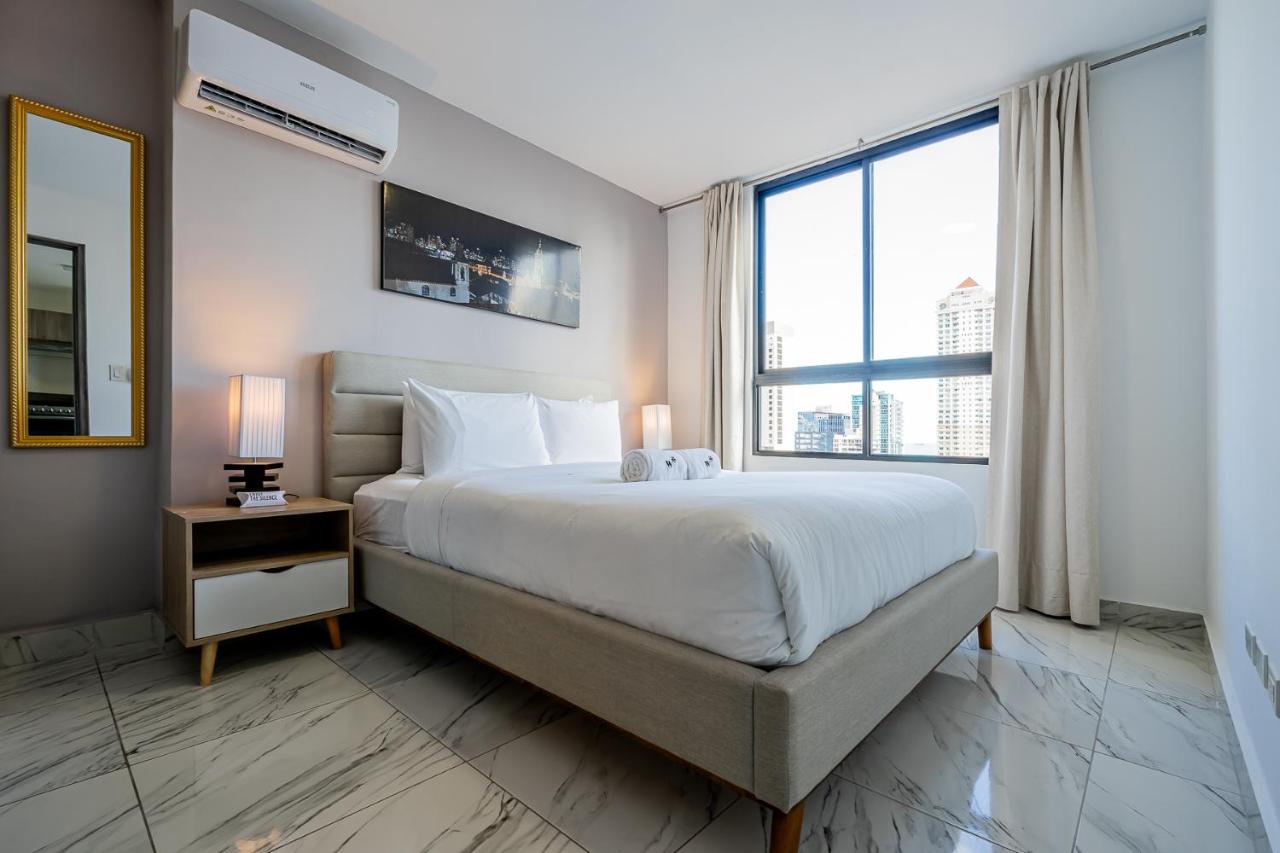 Deluxe One-Bedroom Apartment with City View