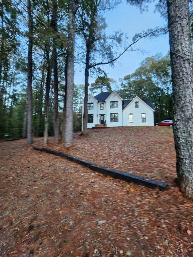 La Vela Blanca - Modern Southern Getaway - Bed and Breakfast Newnan