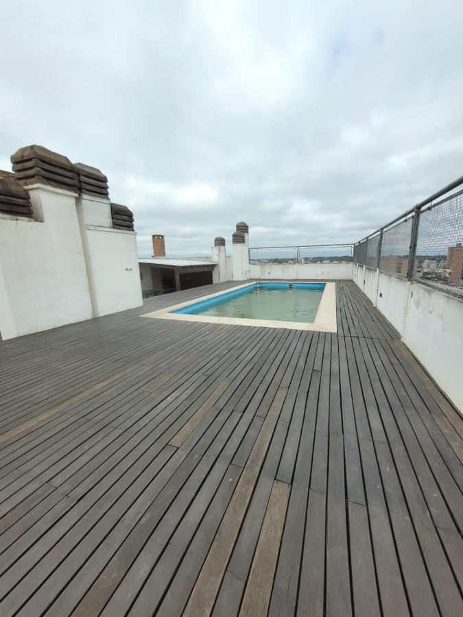 Céntrico y Cerca de la Terminal con Pileta en Terraza - B&B Villa María