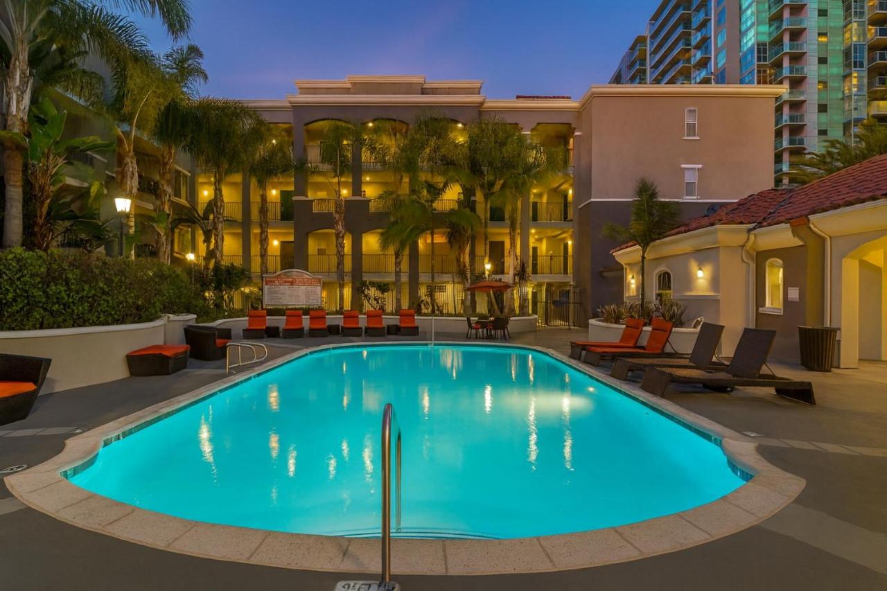 Marina Del Rey Beach Retreat w Hot Tub, Billiards & Grill - B&B Los Angeles