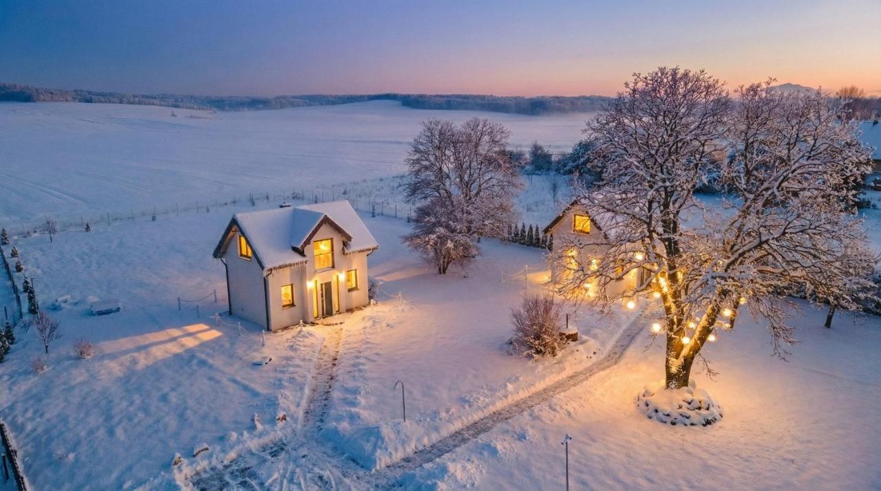 Nuka House - Teatr Natury z Jacuzzi - B&B Łąka Prudnicka