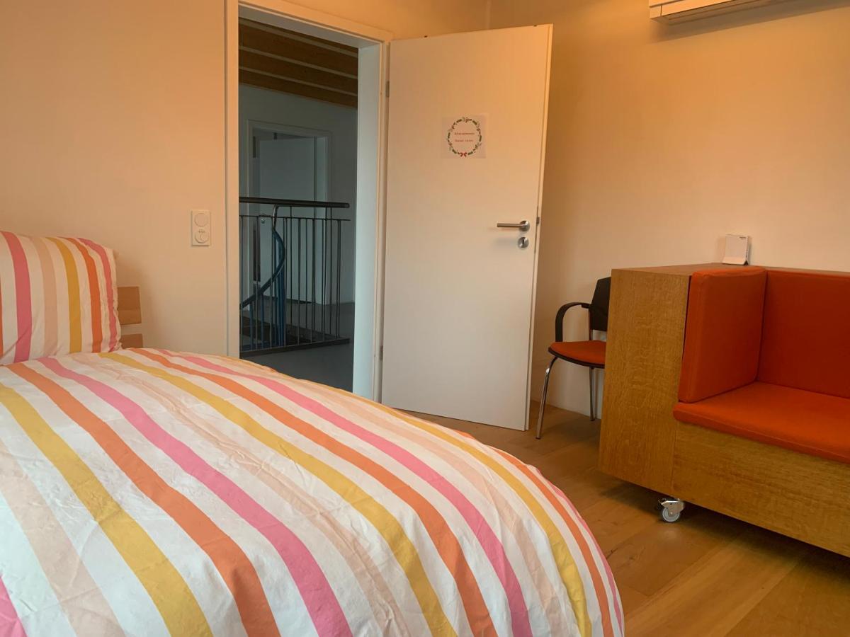 A cozy room in a modern House - Ferienwohnung Potsdam