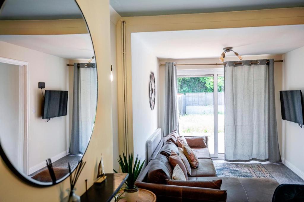 Cosy 4 BR Bungalow House with Free Parking - Ferienwohnung Thorpe St Andrew