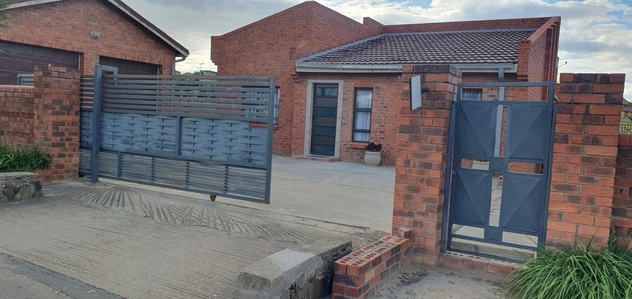 Camera Queen Standard