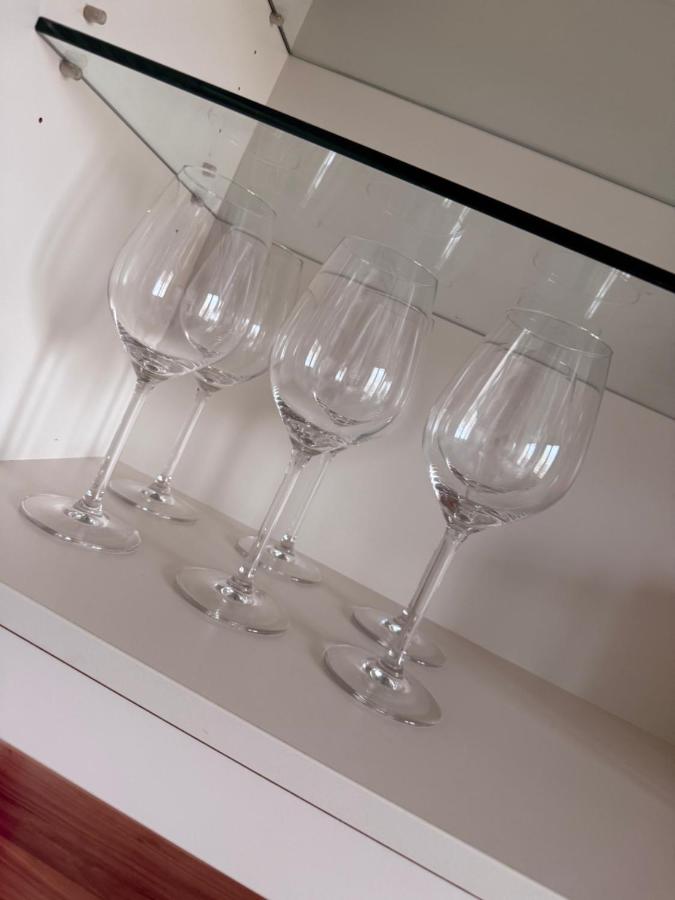 Modern & Geräumig & 3 Min zur Straßenbahn - B&B Leonding