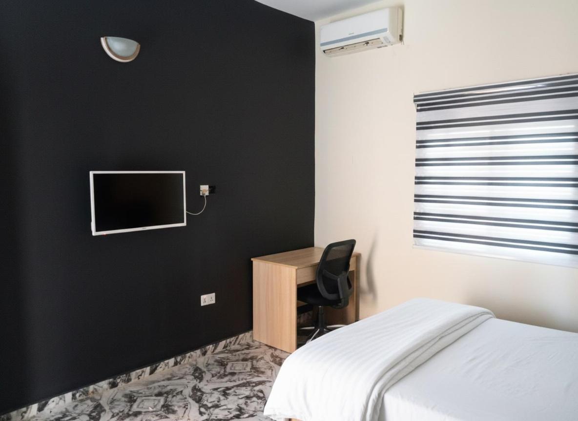 Meks Corner - Private Exclusive Shortlet II