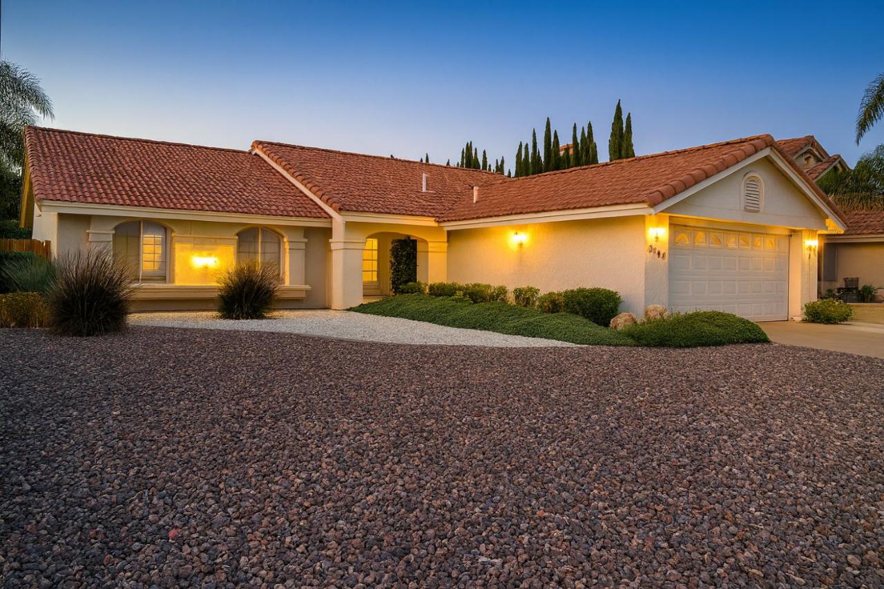 Western Horizon Home - Bed and Breakfast Hemet