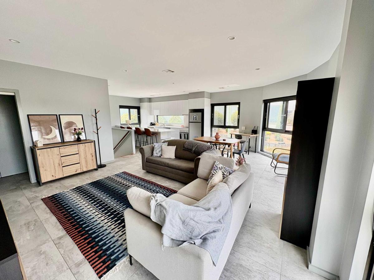 Quite and large 2 bedroom - Sleeps 6 - 2 bathrooms - Bed and Breakfast Harman