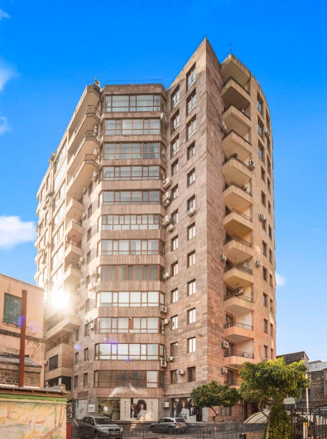 Super Central! Great View! Modern Designed! New Building - Bed and Breakfast Jerevan