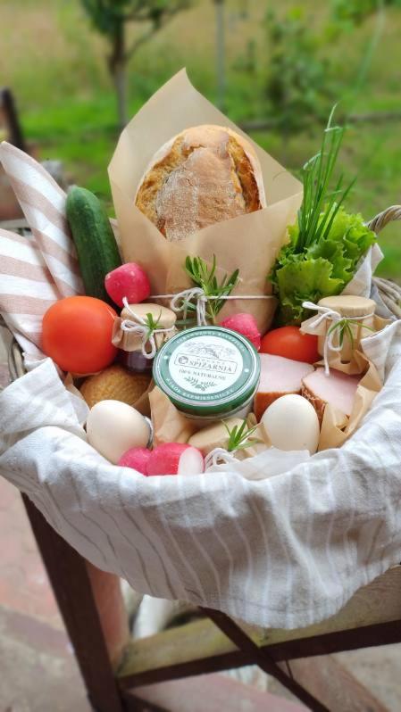 Osada pod Gwiazdami & SPA - DELUXE blisko jezioro, ogrodzony, ognisko, taras, dodatkowa sypialnia - B&B Łasko