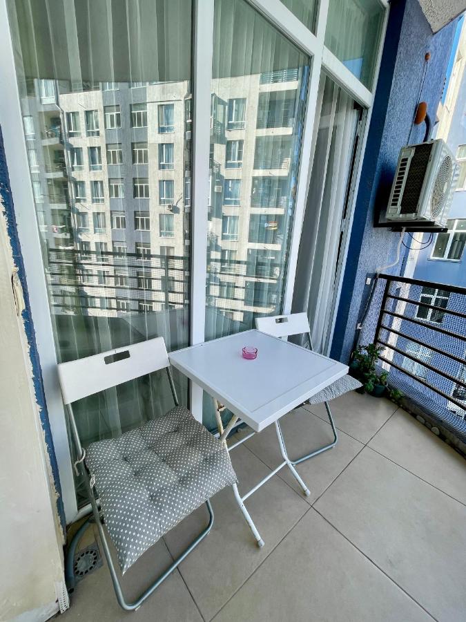 Трехкомнатная квартира у моря Best in Batumi 8 - Chambres d'hôtes Batoumi