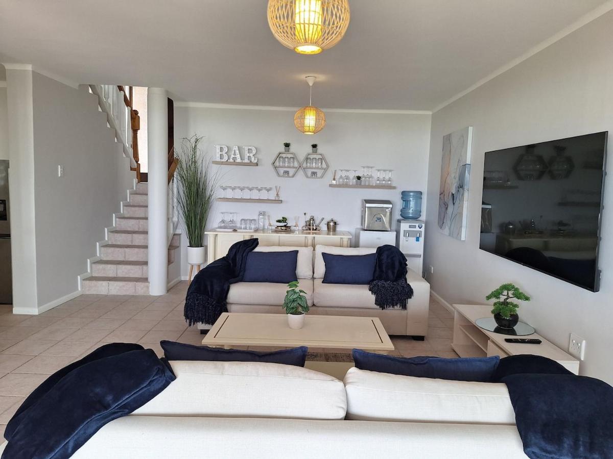 Blue Horizon - Seaviews - Beach Access - B&B Port Alfred