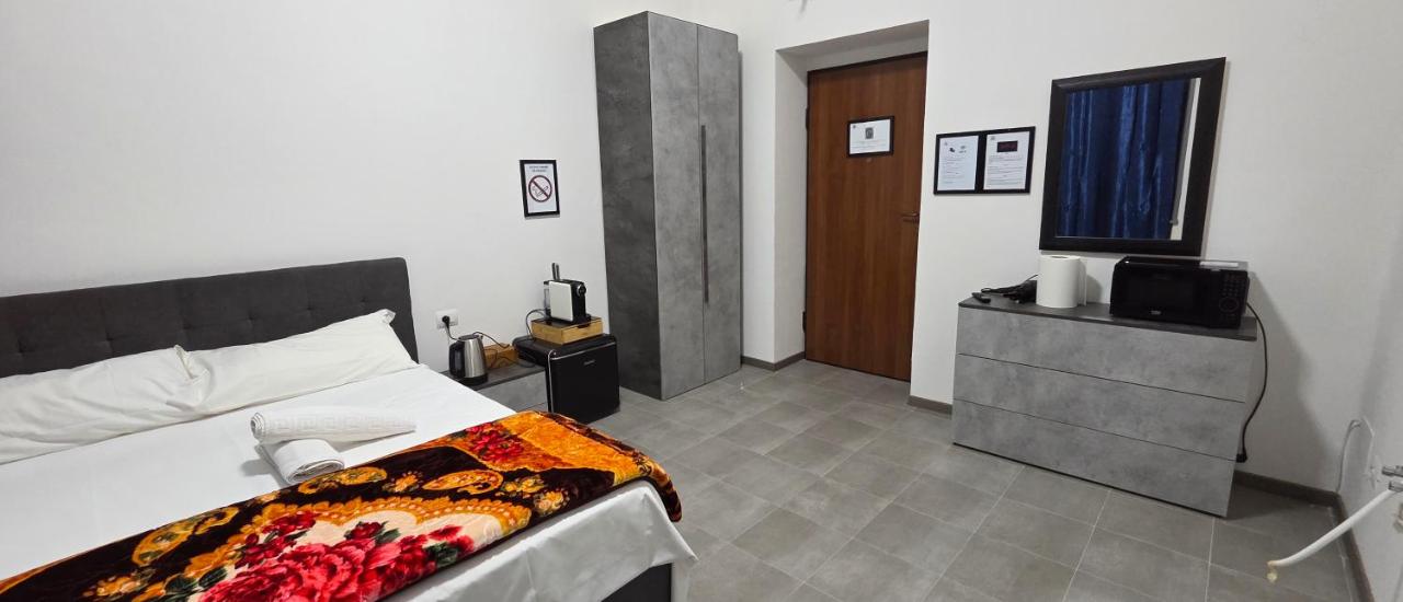 Ampia Camera Matrimoniale