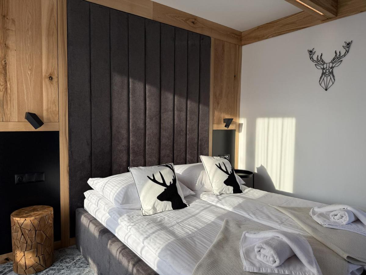 One-Bedroom Deluxe Apartment